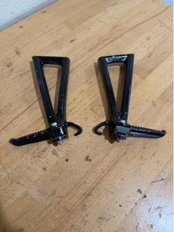 06-11 Yamaha R6 Passenger Foot Pegs/Rearsets