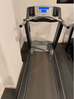 Nautilus Sport Series Commercial Treadmill – needs belt tightening–