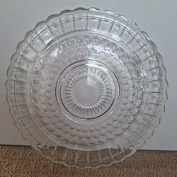 FEDERAL GLASS FOOTED CAKE PLATE