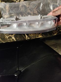 Mercedes C300 Passenger Side Dog Light