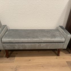 Velvet Sitting Chair 