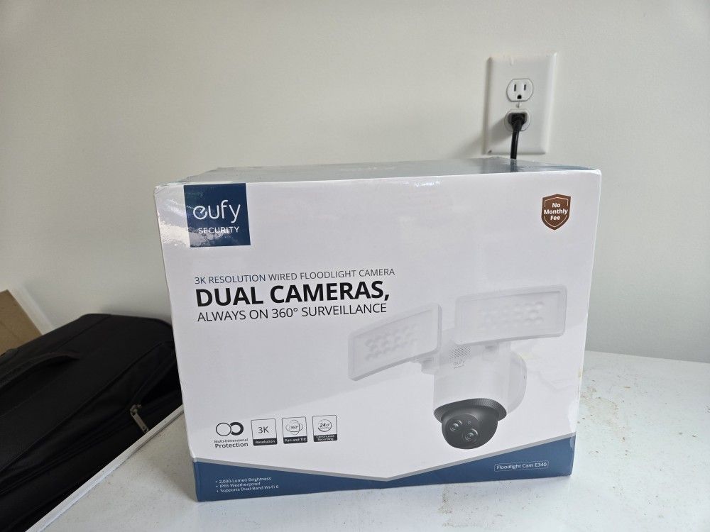Eufy Floodlight camera (Intact-Unopened)