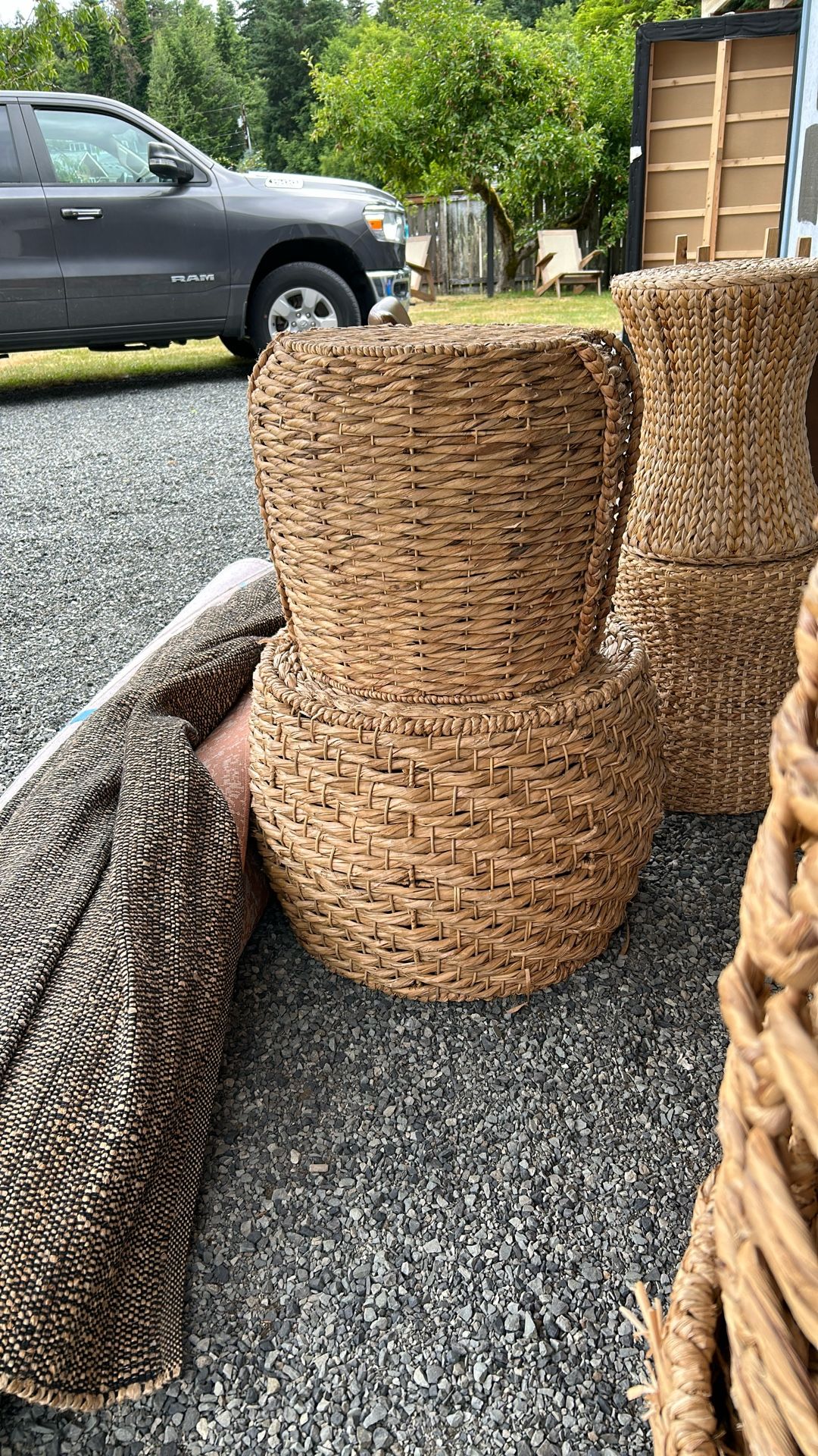 Giant Baskets/Tables