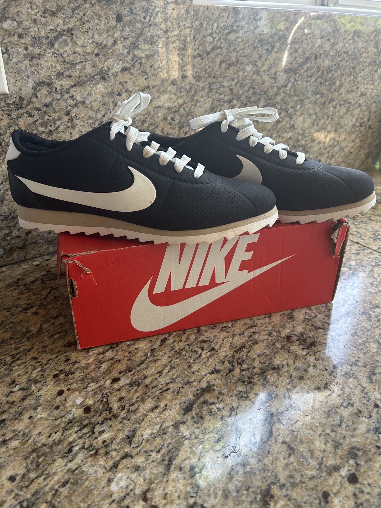 Nike W Cortez Ultra Moire Shoes