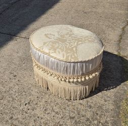 VANITY STOOL - OTTOMAN