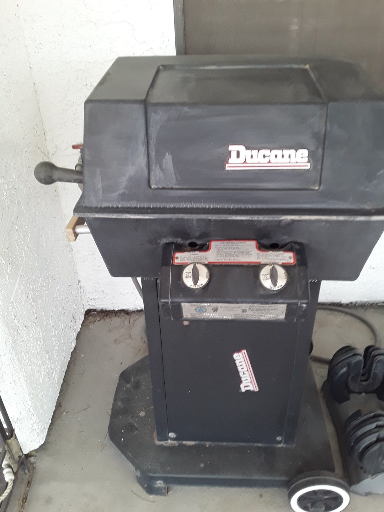 Natural gas grill
