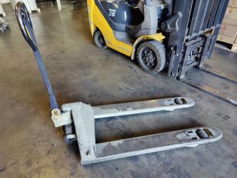 Crown Pallet Jack