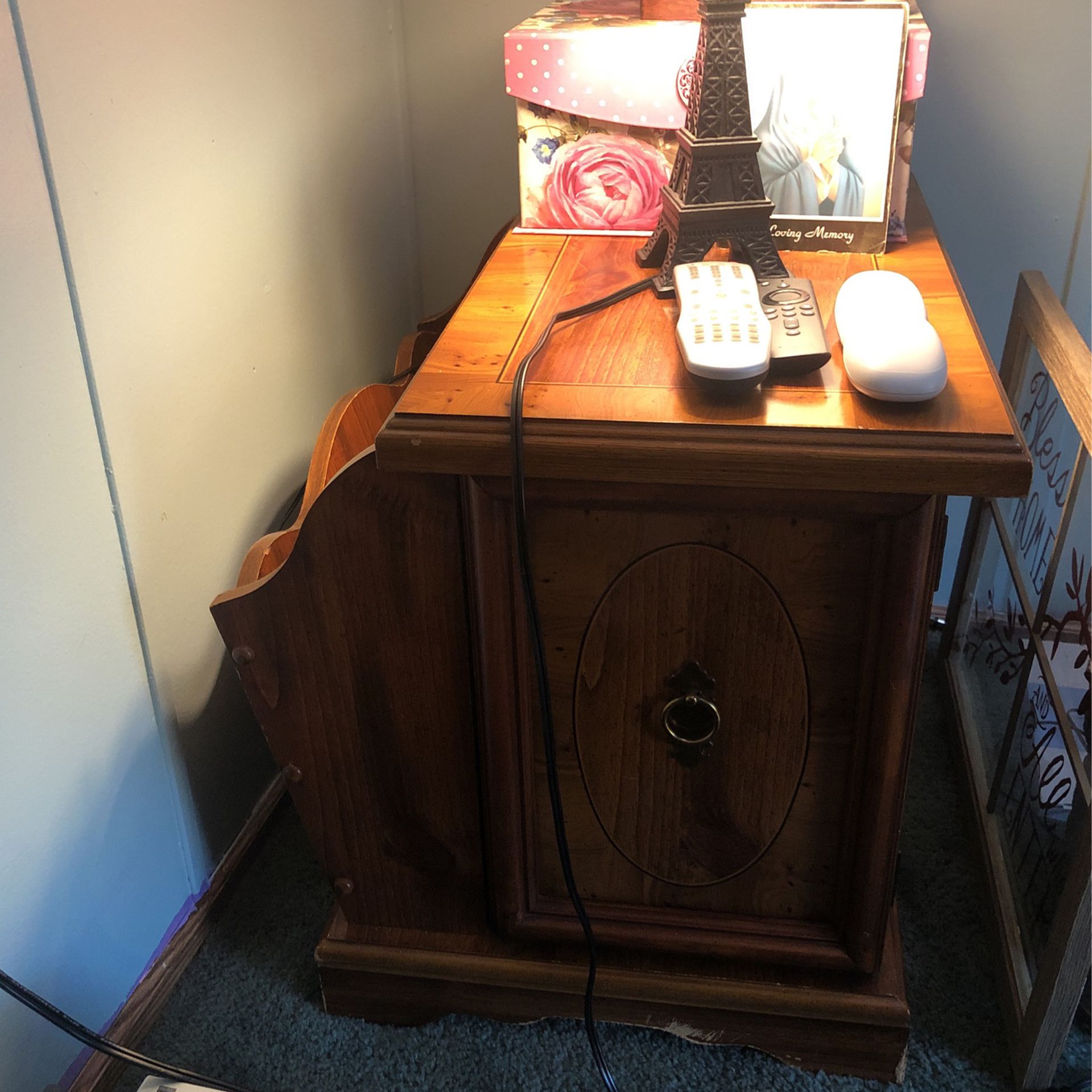 2 Solid Wood End Tables 