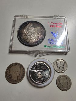 OLD MIXED US SILVER COINS WITH 1 OZ SILVER ROUND COLLECTION
