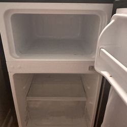 MINI FRIDGE $40