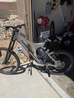 Full Suspension Downhill Specialized Mountain Bike
