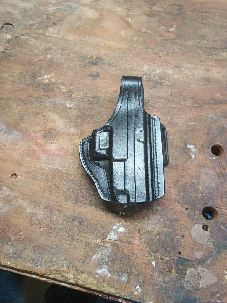 Gould & Goodrich Leather Holster