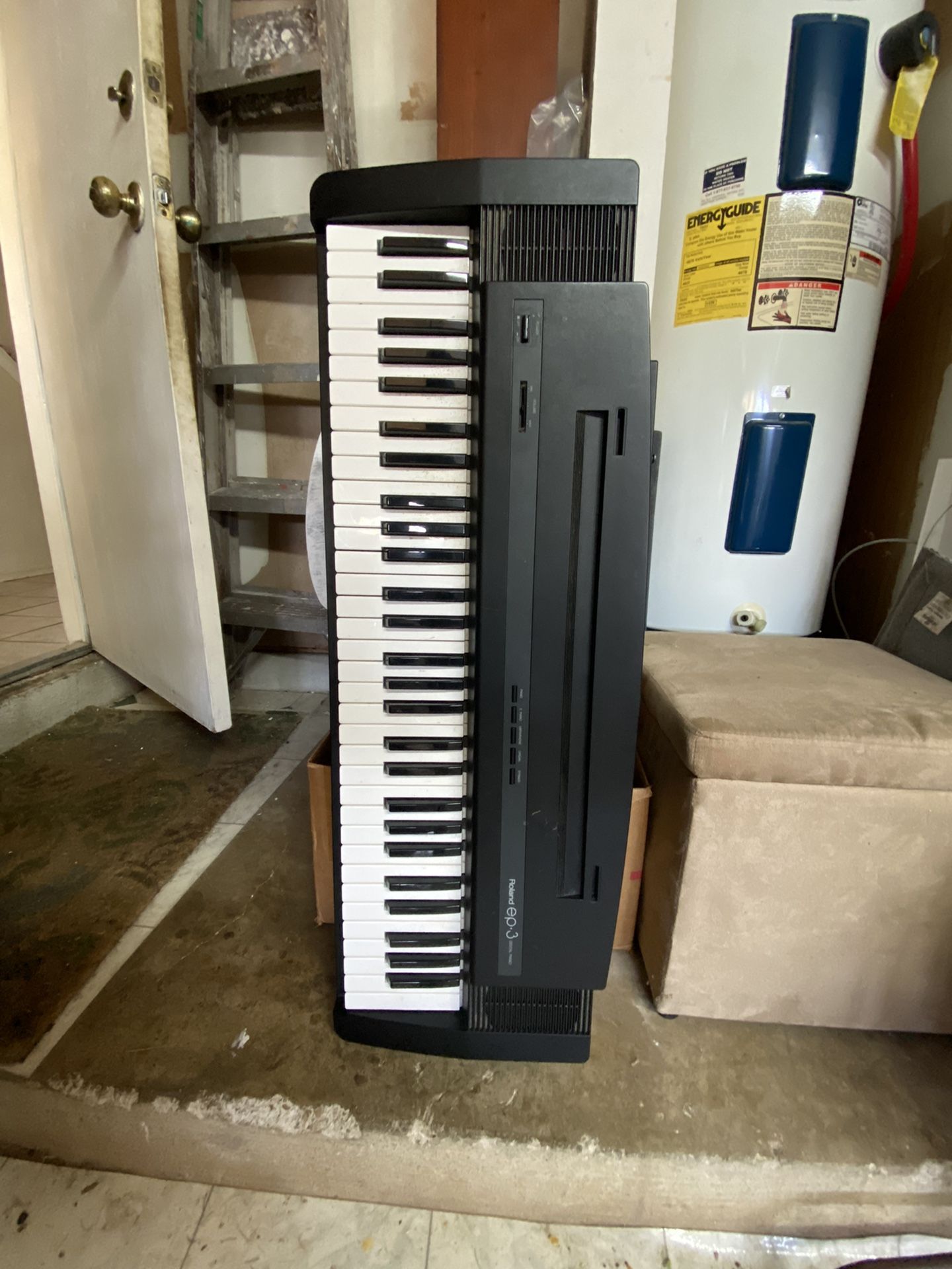 Roland EP3 Keyboard With Case And Kurzweil Pedal for Sale in San