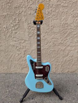 Fender Squier Classic Vibe '70s Jaguar Limited-Edition Electric Guitar Daphne Blue