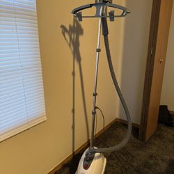 Standing Fabric Steamer
