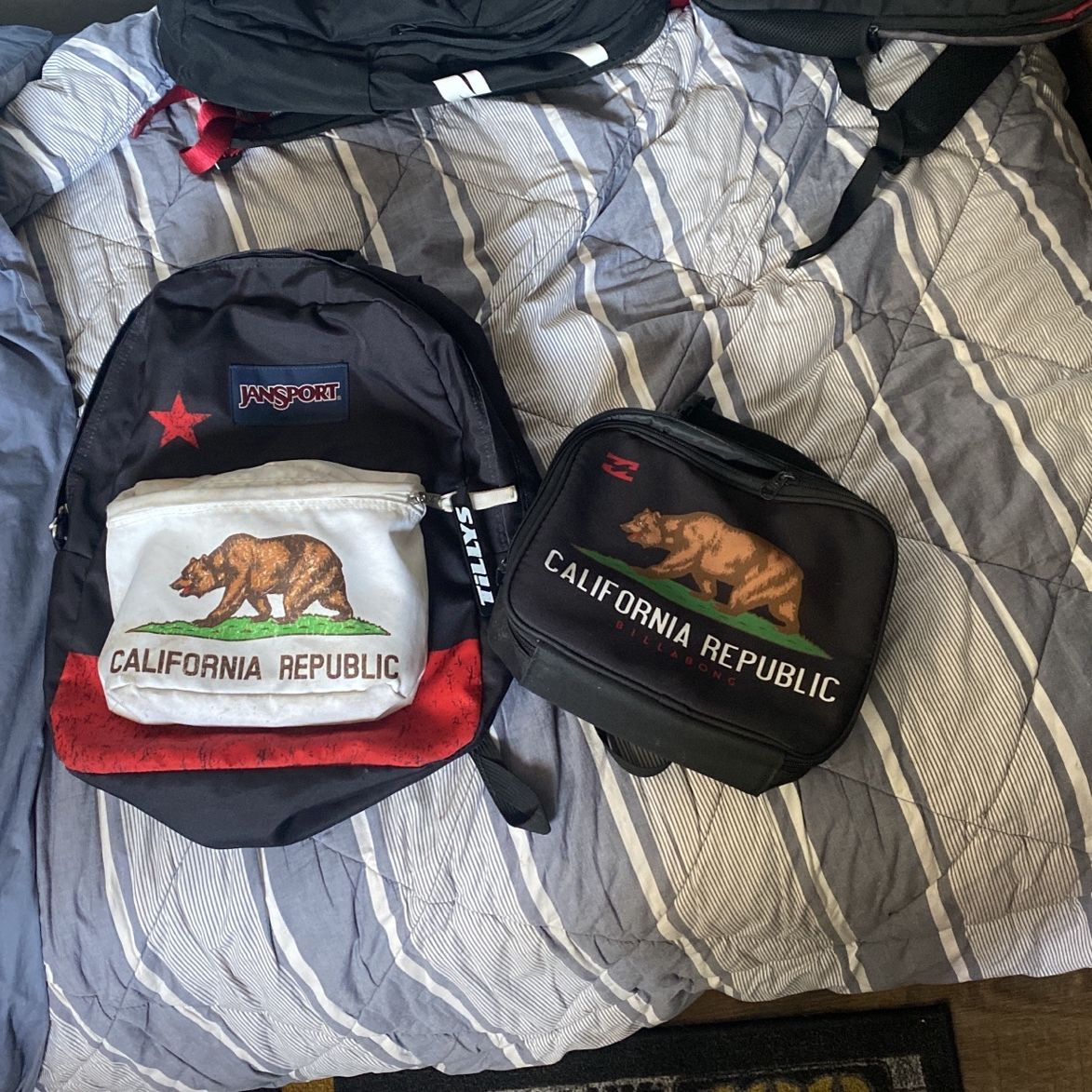 california flag jansport backpack Jansport California Republic Backpack And Matching Lunchpail for Sale in  Lakewood, CA