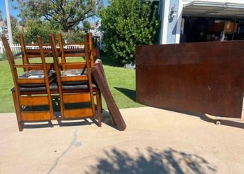 Cute Dining Table w Chairs and Bench, Delivery Available!