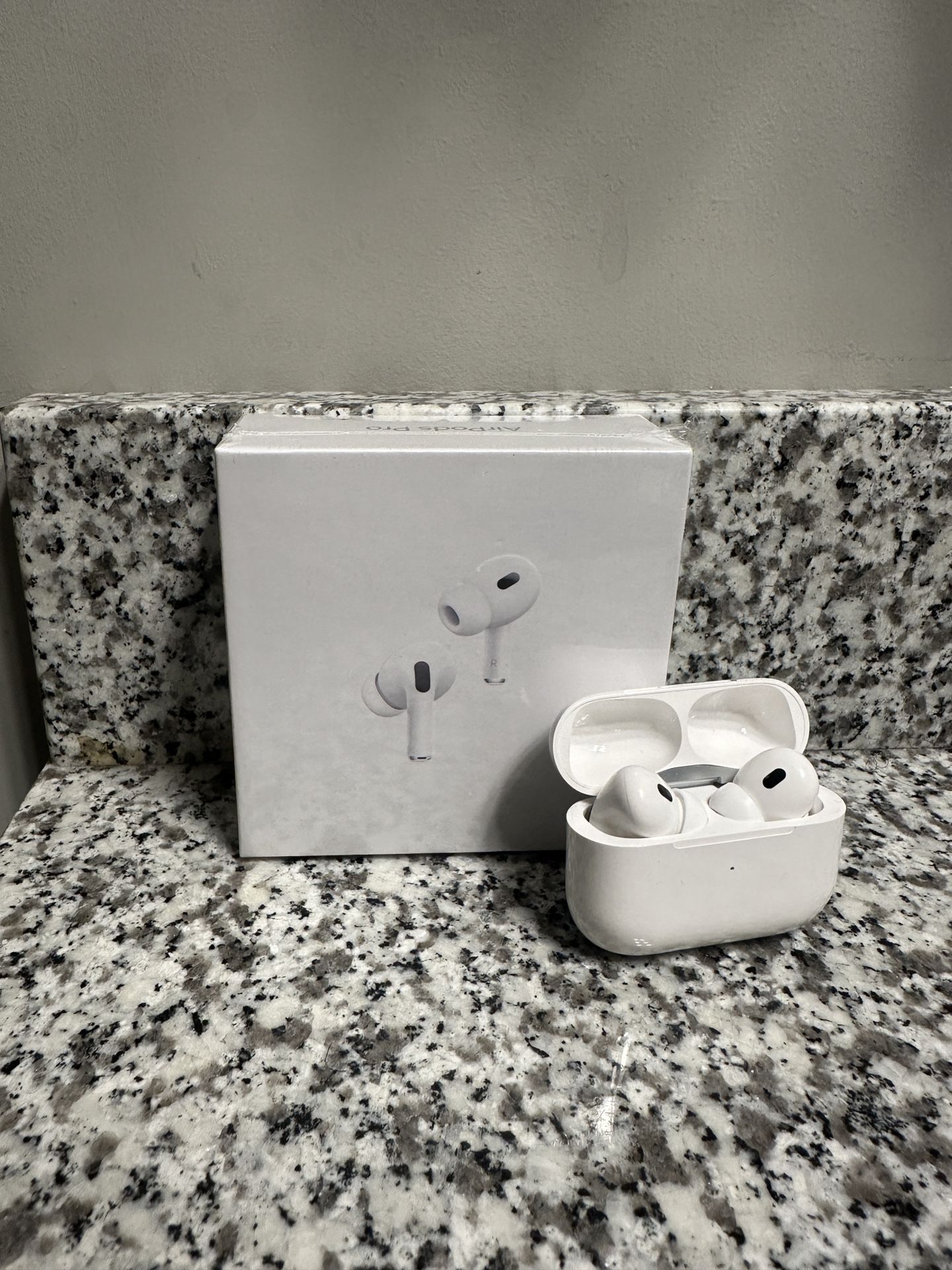 Airpod Pro 2nd Generation With Magsafe Wireless Charging Case (USB-C)