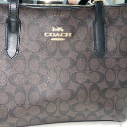 Coach Bag With Land yard 