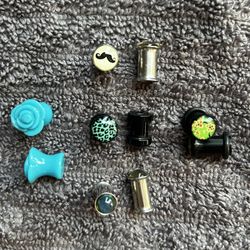 5 Pair Of Size 2 Gauges