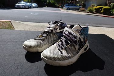 Kyrie the Effect Basketball Shoes