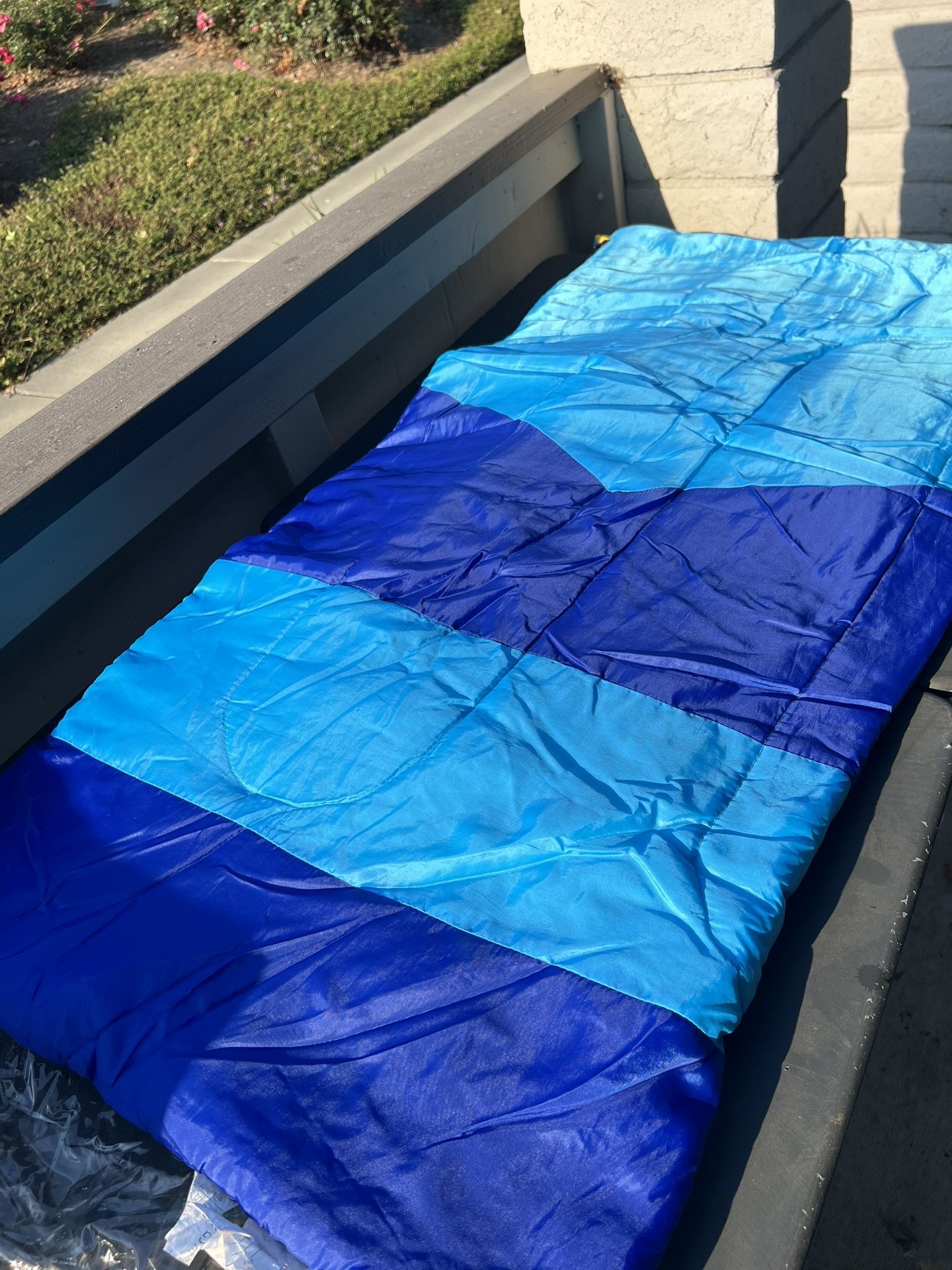 Lightweight Sleeping Bag – Great for Camping or Sleepovers!