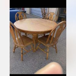 🎁SOLID WOOD ROUND DINNER TABLE AND 4 CHAIRS 48” 🎁