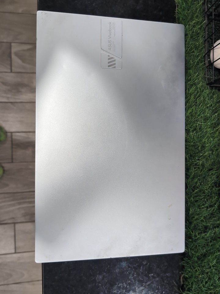Asus Vivobook 17x