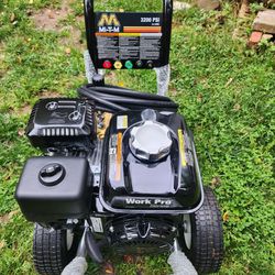 Mi-t-m 3200 PSI Power Washer New Conditions 
