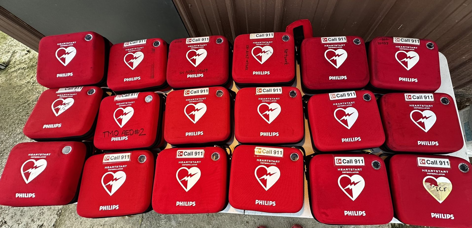 Philip HeartStart HS1 Defibrillator with NEW Battery and Case- EXPIRED PADS -