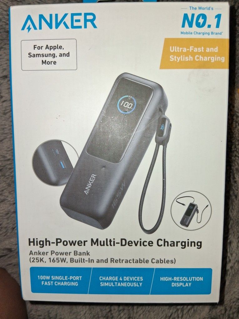 ANKER Power Bank.