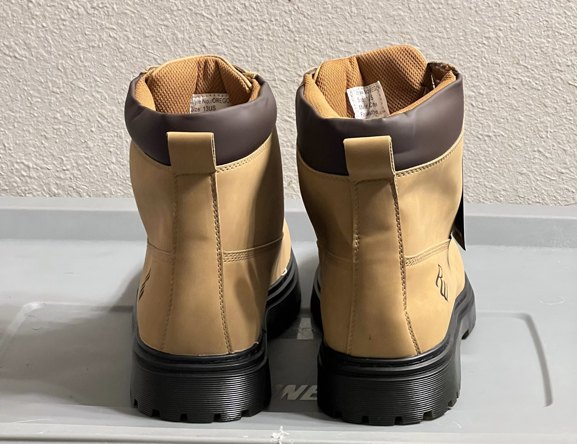 Size 13, Brand New Rocawear Men’s Boots  & Accessories