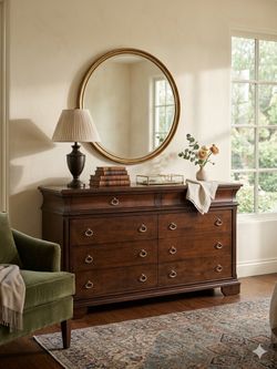 Traditional Dark Wood 8-Drawer Dresser