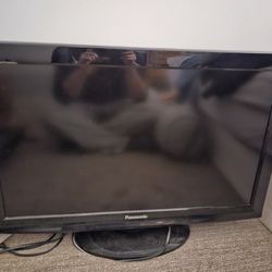 32in TV With Remote