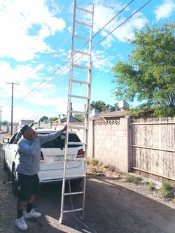 30 ft extended ladder aluminum 50 bucks