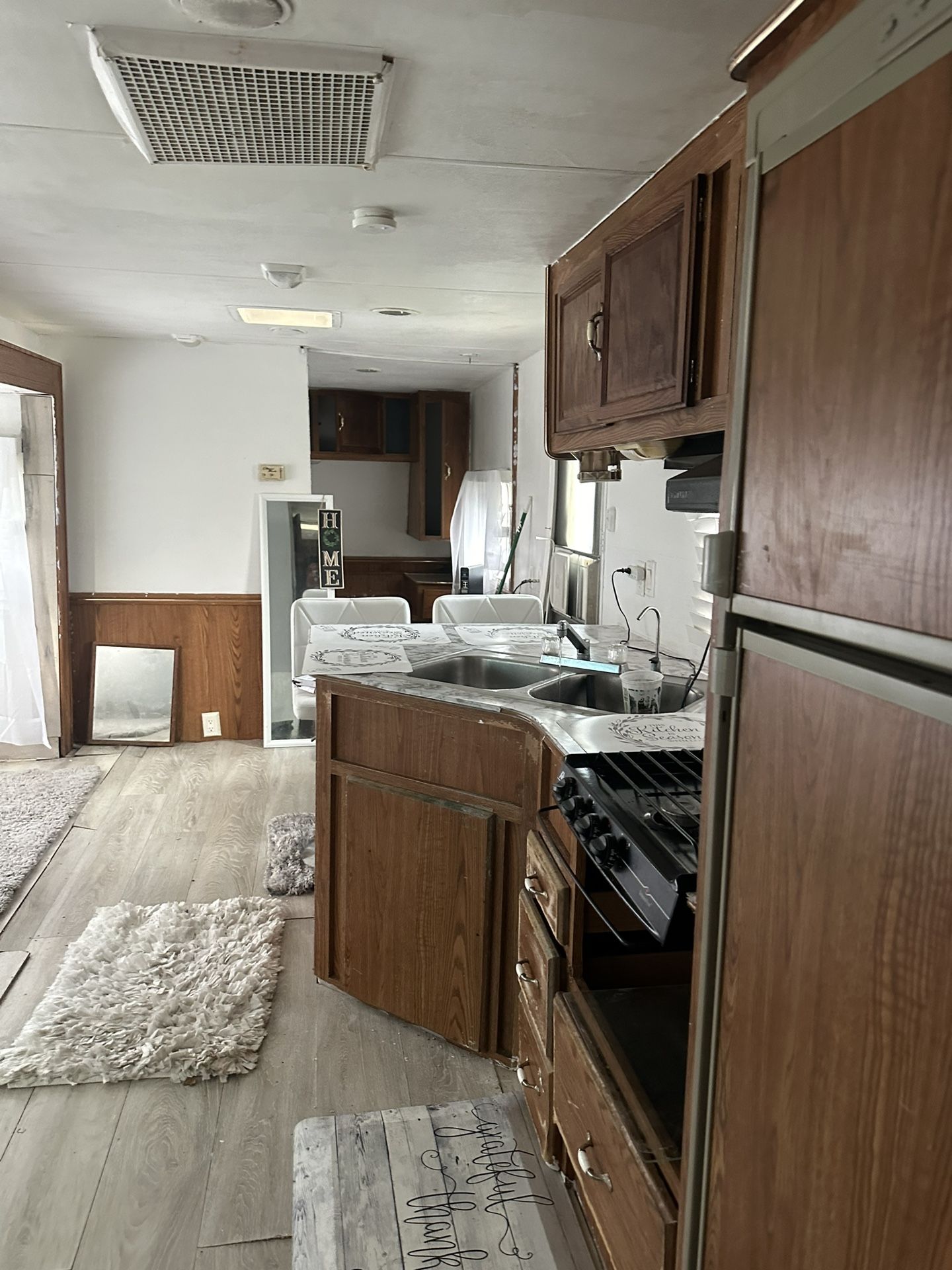 On sale 2000 Mallard by Fleetwood M-37K It is a wonderful place to live, it's located in a centric area surrounded by Wal-Mart Costco Safeway stores