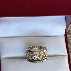 925 Beautiful Silver Ring.  Size 8.