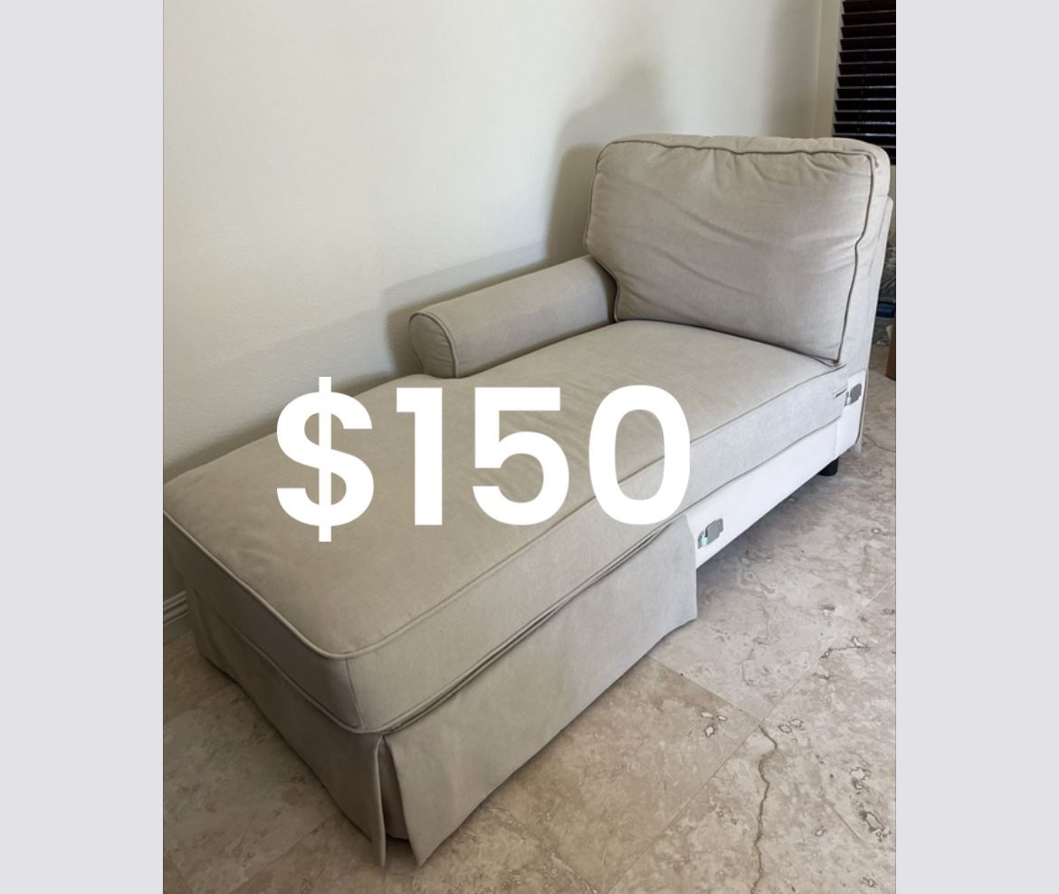 Chaise Lounge Pier one Brand $150 OBO Pick Up In San Diego
