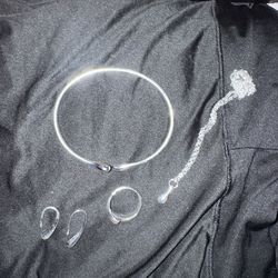 Casual four piece jewelry set