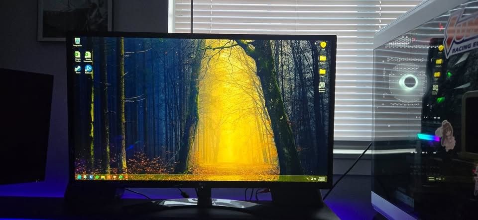 Dell Optiplex 7040 + Nvidia GTX 1650 + 32" LG HD 1080p Monitor