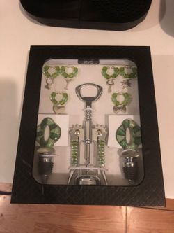 Wine set new in box NEW