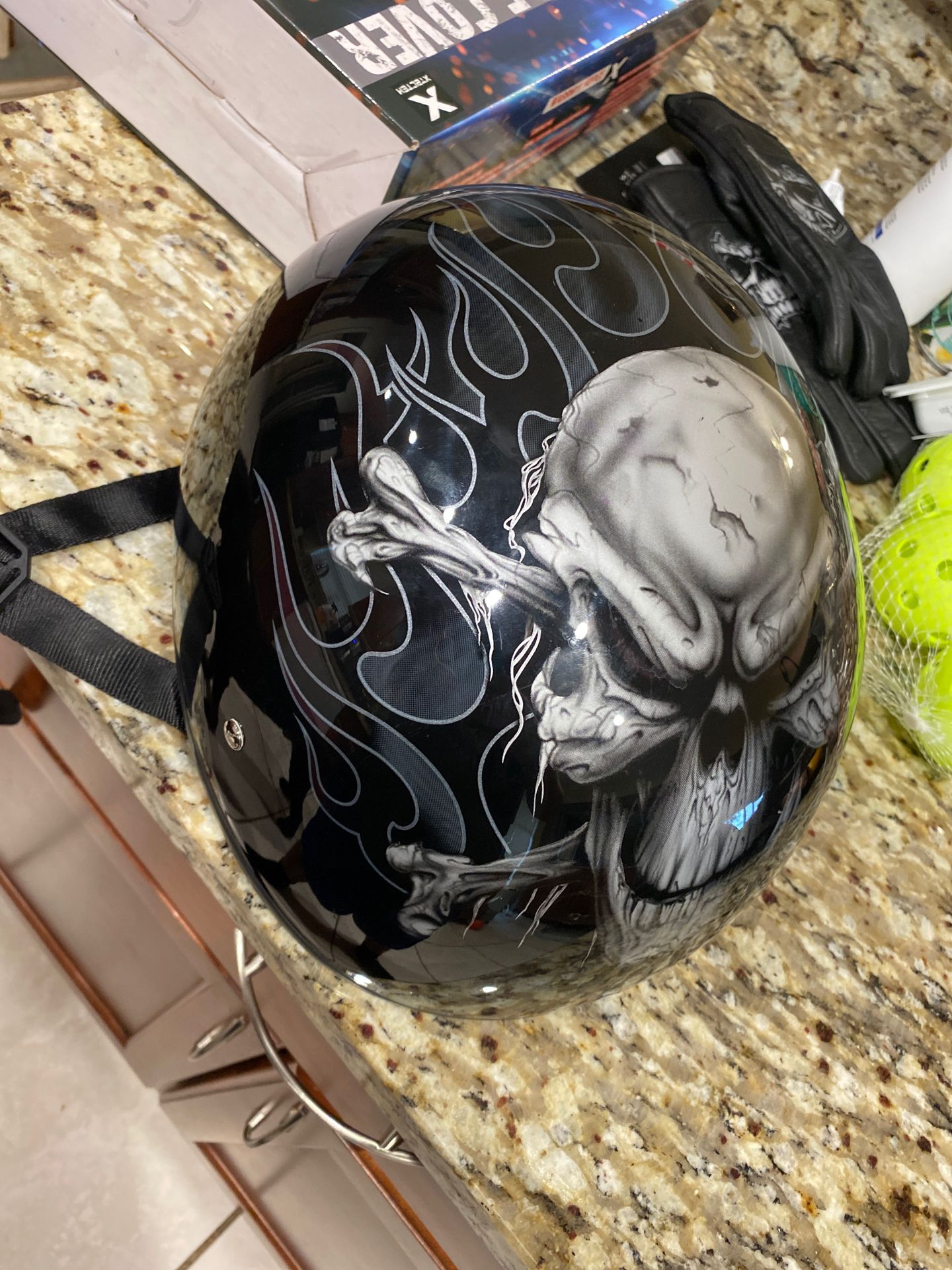 Motorcycle helmet