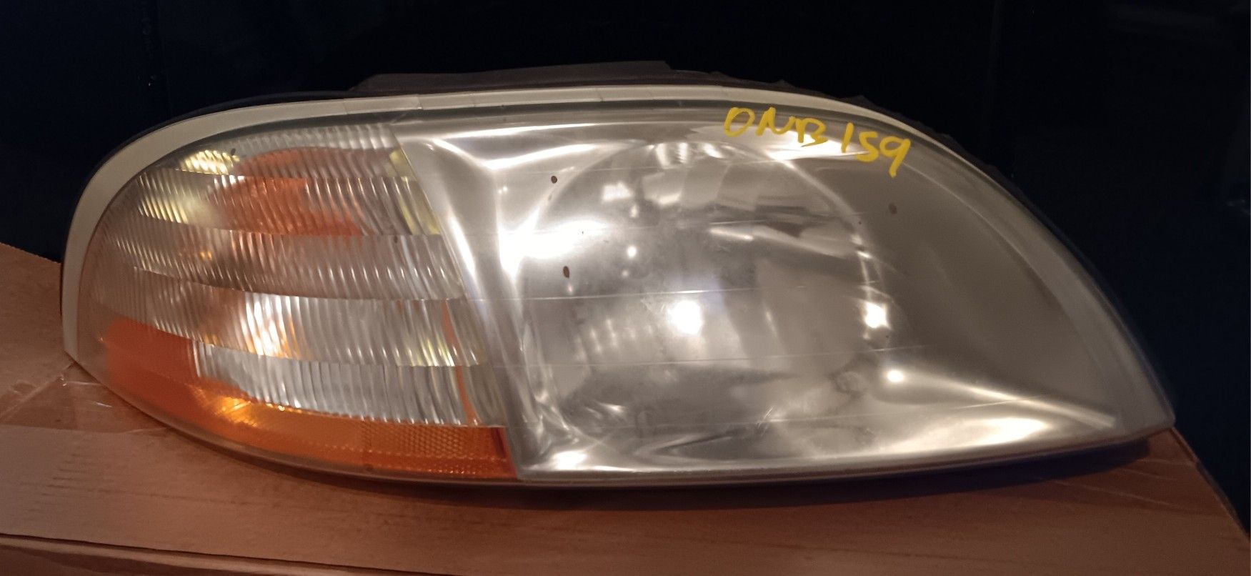1999 Ford Windstar Passenger/Right side Headlight