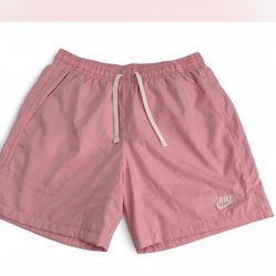 Men’s Nike Standard Fit Mid Thigh Length Shorts