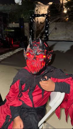 Devil costume medium 8-10