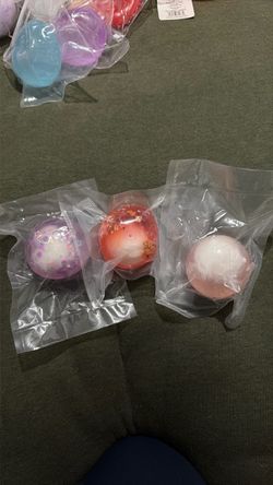 Clay cracking ball inside squishy