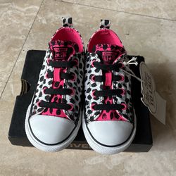Converse White & Black Kids Shoes EUR 25