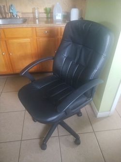 🚨 office chair 🚨