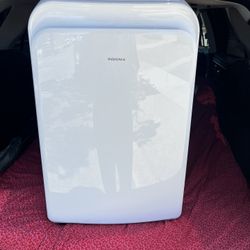 Insignia™ - 250 Sq. Ft. Portable Air Conditioner 