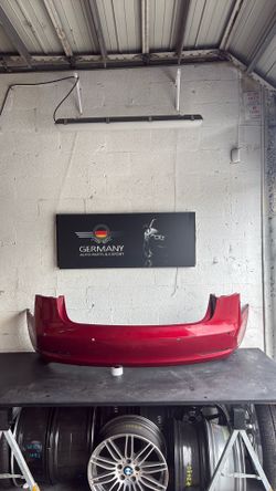 Tesla Model 3. W sensors rear bumper